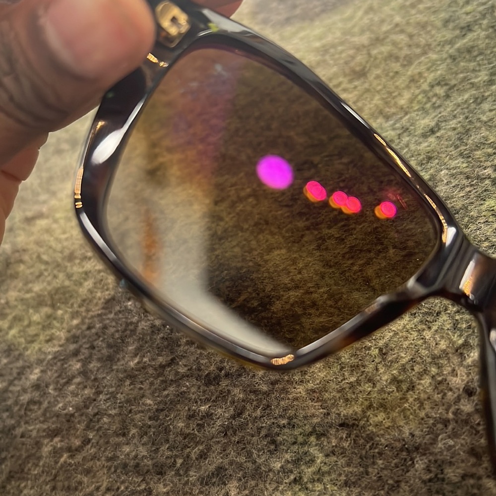 Chanel Sunnies - Picture 5 of 5
